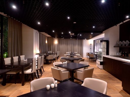 Long BAR長吧餐廳(HOTEL WO 窩飯店)